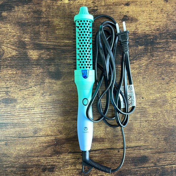 1.25” Calista Fauxblo Thermal Brush - Picture 3 of 3